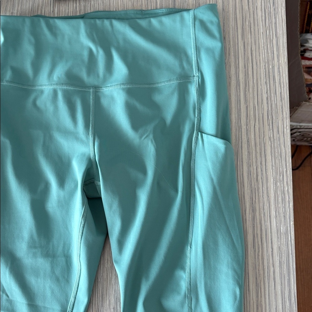 Athleta Ultimate Stash Pocket Capri Leggings Teal Size M - Picture 5 of 9
